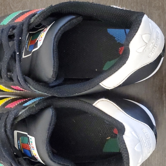 Adidas Originals Superstar Black Green Red Kids Size 4 - Picture 7 of 8